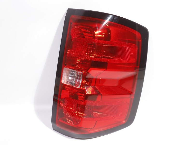 2014-2018 Chevy Silverado 1500 Tail Light Rear LEFT Driver Side 84019503 OEM 82K