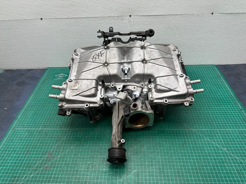 13-20 JAGUAR XJ XF 3.0L SUPERCHARGER INTAKE MANIFOLD OEM