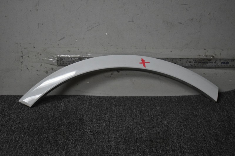 2017-2018 AUDI Q7 RIGHT SIDE WHEEL MOLDING FACTORY OEM
