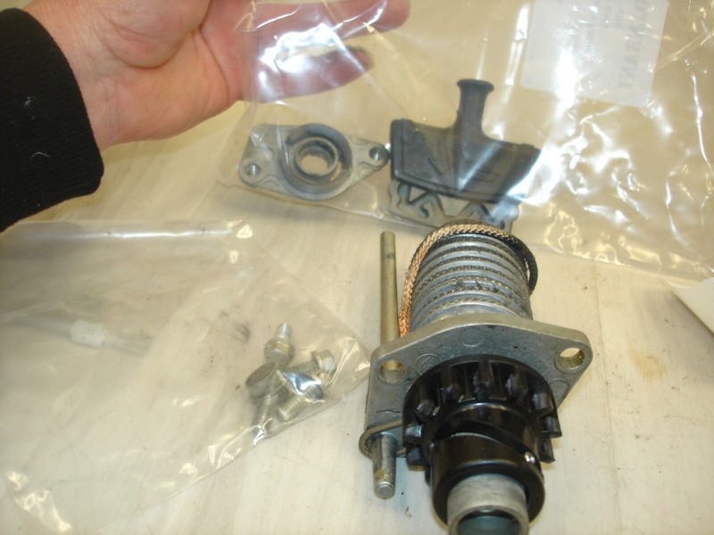 1969 Johnson 6hp model 6r-69m recoilboat motor part