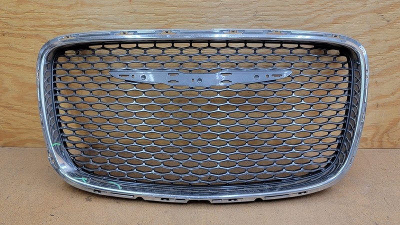 2015 2016 2017Chrysler 300 LX Front Upper Center Grille Chrome Honeycomb OEM*