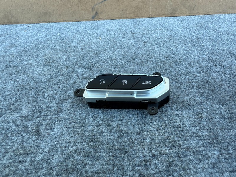KIA STINGER 2018-2023 OEM FRONT LEFT DRIVER SEAT MEMORY CONTROL SWITCH ASSEMBLY