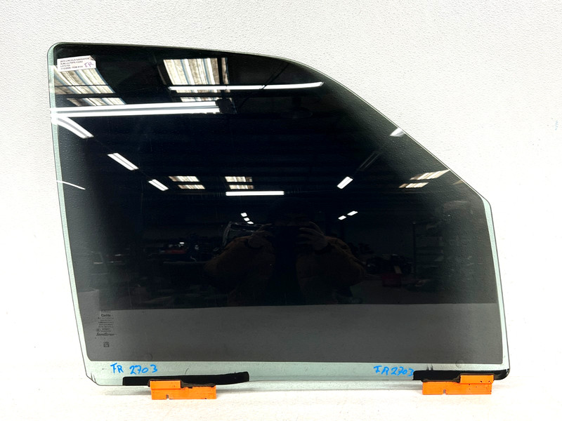 ⭐2015-2017 LINCOLN NAVIGATOR FRONT RIGHT PASS SIDE DOOR WINDOW GLASS OEM LOT2703