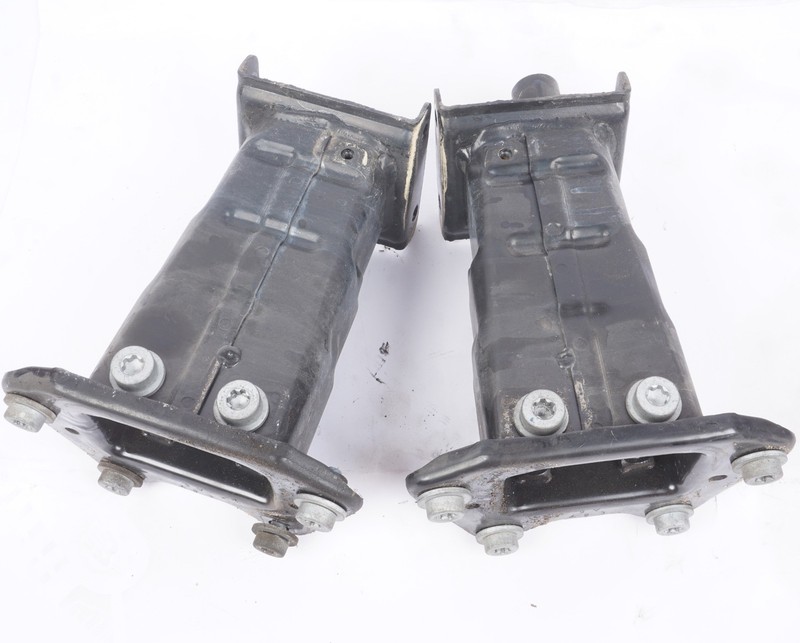 2007-2013 MERCEDES W221 S500 S550 FRONT L&R BUMPER REINFORCEMENT BAR BRACKET