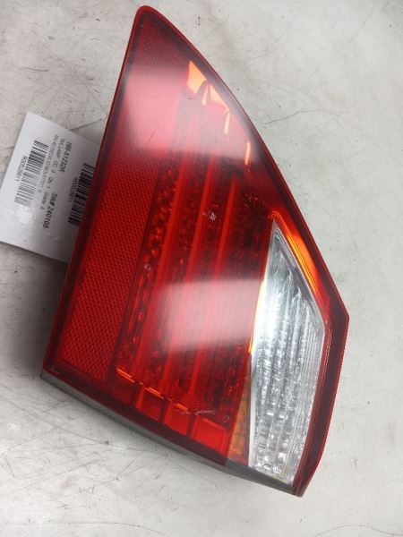 10-12 LEXUS LS460 PASSENGER SIDE REAR DECKID MOUNTED TAIL LIGHT