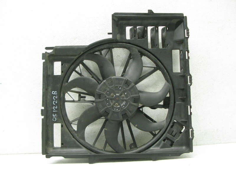 04-06 BMW E53 X5 4.4 4.8 ENGINE COOLING FAN BLADE SHROUD WITH MOTOR OEM 051222B