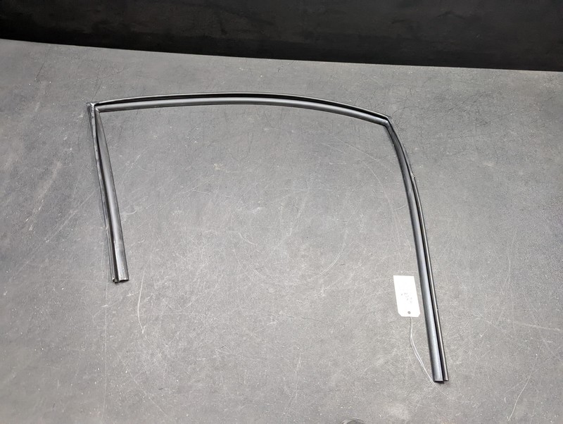 Front Right Door Window Glass Run Channel 2019 Kia Optima 82540-D5000 2016-2020