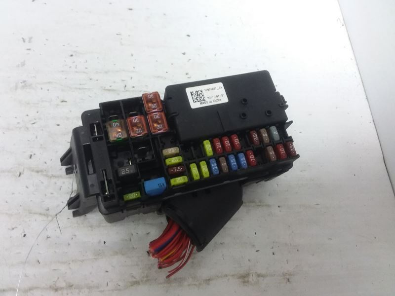 Fuse Junction Box 2017 Buick Envision 13991827