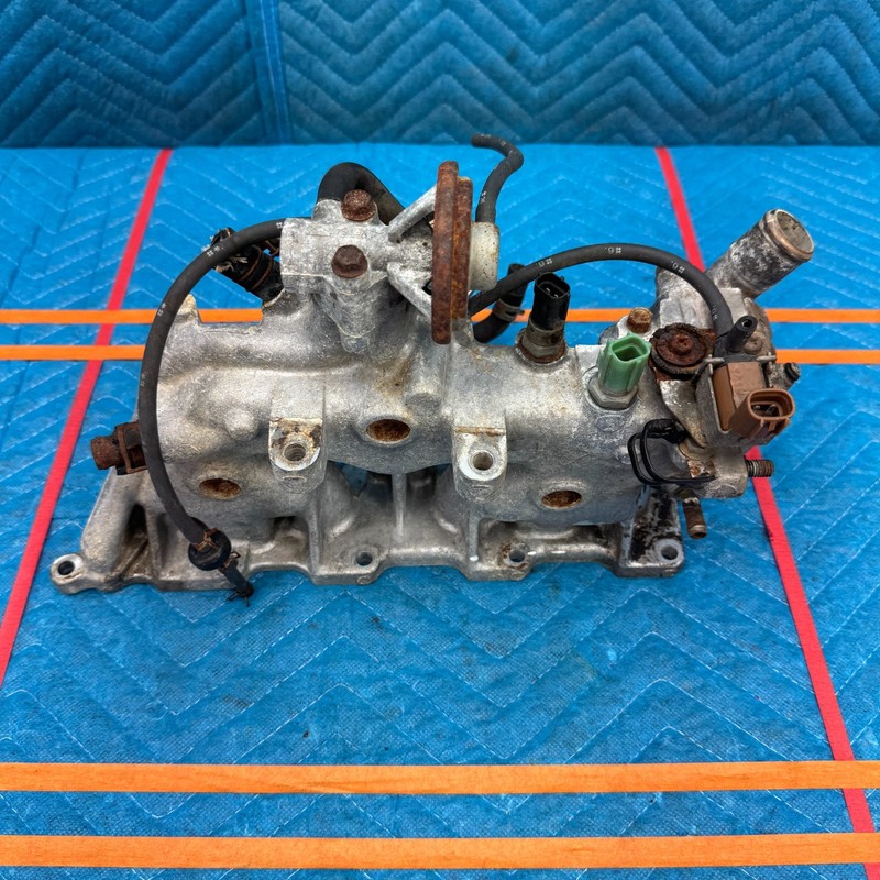 1989–1995 Geo Tracker 1.6 8V Intake Manifold OEM