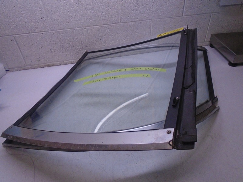 Z7 1995 Celebrity 200 Status Boat Windshield Port Passenger Left and Center