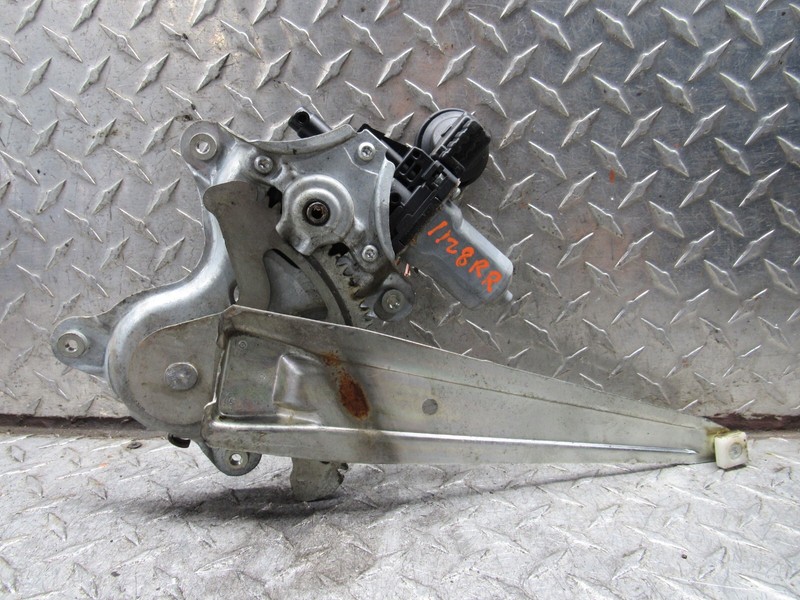 05 - 10 TOYOTA AVALON RIGHT PASSENGER REAR WINDOW REGULATOR 85720-AE010