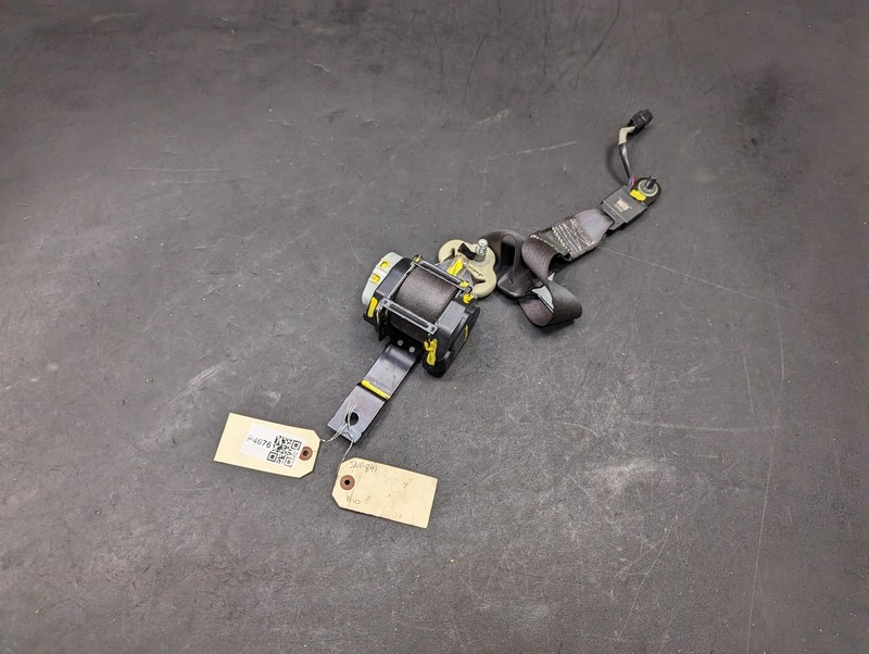 Front Right Seat Belt Retractor 8A53-610D66 2013 Lincoln MKT 2014 2015 2016