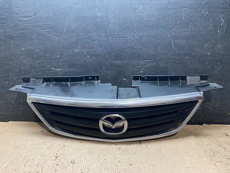 2000 2001 Mazda MPV Front Upper Grille Grill Oem X8262 DG