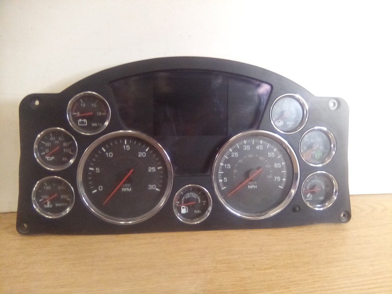 Kenworth T680 Q43-1133-1-1-104 Speedometer Instrument Cluster
