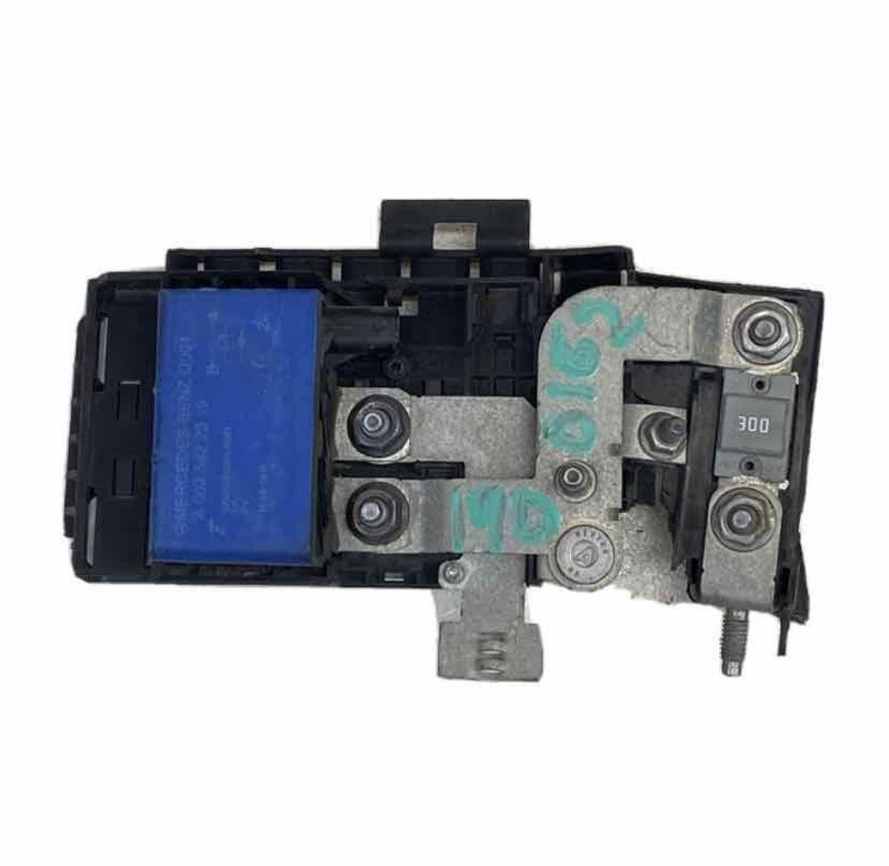 2014 MERCEDES CLA CLASS FUSE RELAY POWER JUNCTION BOX ASSY OEM A0035422319