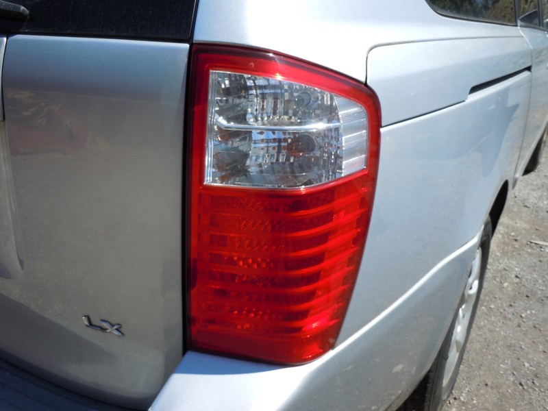 2006-2010 Kia Sedona Tail Light Lamp Passenger Right RH 118.9" LWB