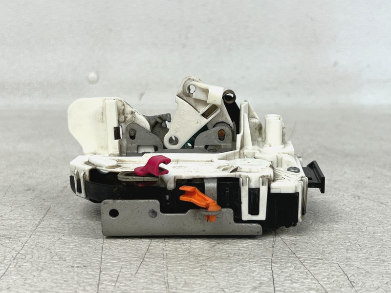 ⭐2011-2018 RAM 1500 FRONT LEFT DOOR LOCK LATCH ACTUATOR BRACKET OEM LOT2641