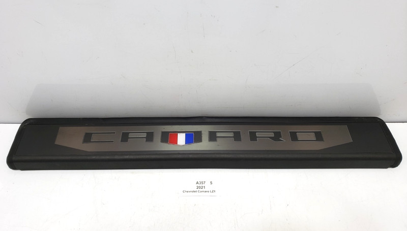 ✅ 16-24 OEM Chevrolet Camaro ZL1 Left Driver Illuminate Door Sill Scuff Plate