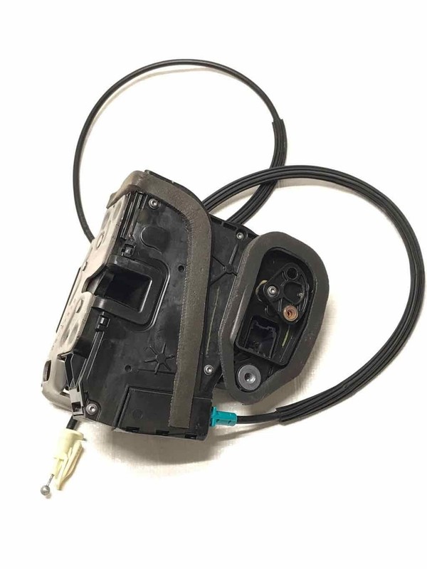 2022 Colorado Front LH Driver Side Door Latch Key Less Entry Part# 13546484