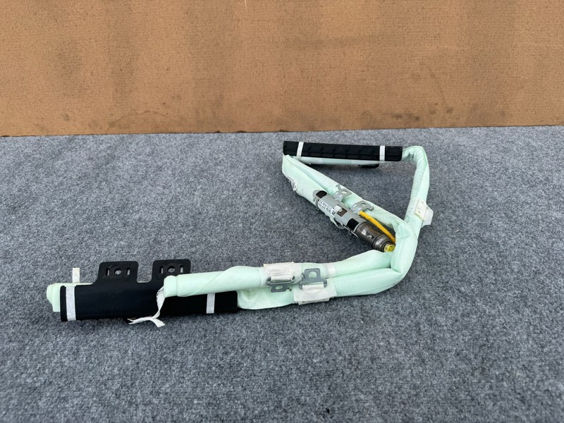 GENESIS G90 2017-2019 OEM RIGHT PASSENGER ROOF SWITCH ASSEMBLY