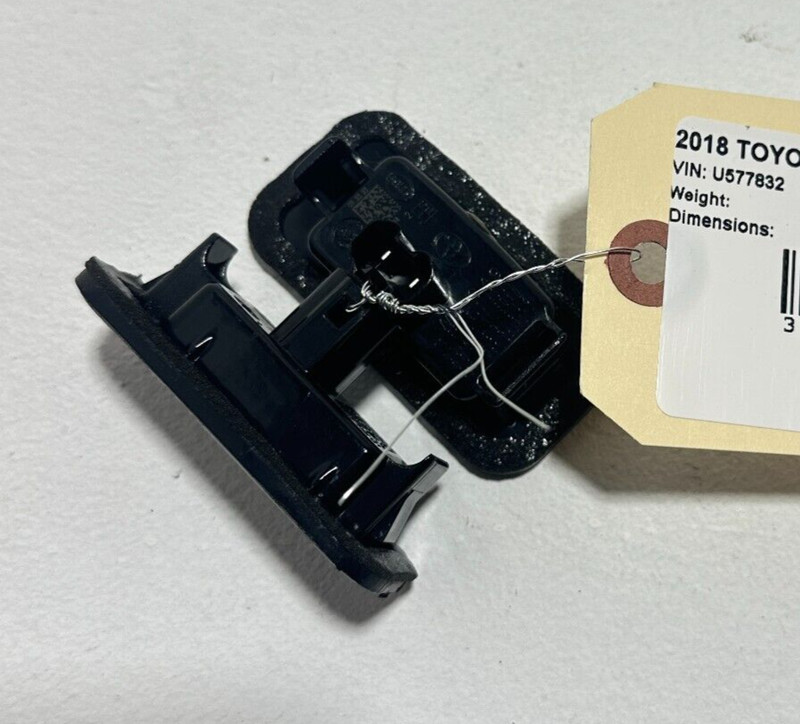 2018-2024 TOYOTA CAMRY LE LICENSE PLATE LIGHT LAMP REAR LEFT OR RIGHT OEM 2 PCS