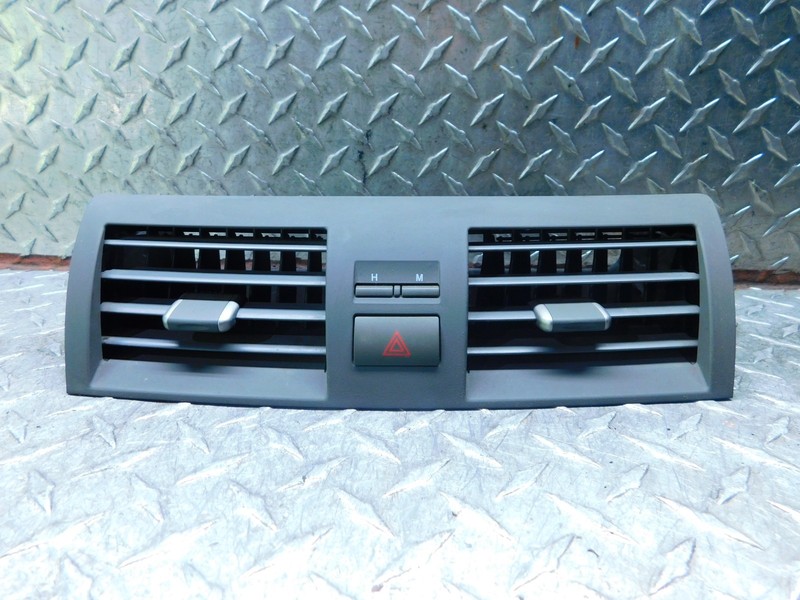 2007 TOYOTA CAMRY CENTER DASH VENT MIDDLE AIR VENTS WITH HAZARD