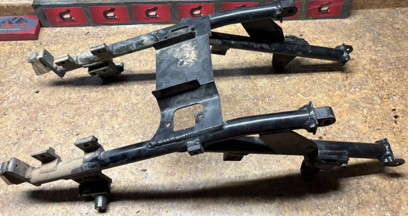 2001 Kawasaki ZG1000 Concours Rear Back Tail Fender Subframe Bracket ZG 1000