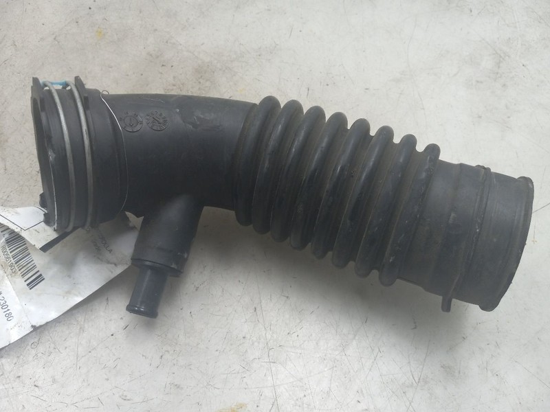 17 TOYOTA COROLLA INTAKE HOSE 1.8L