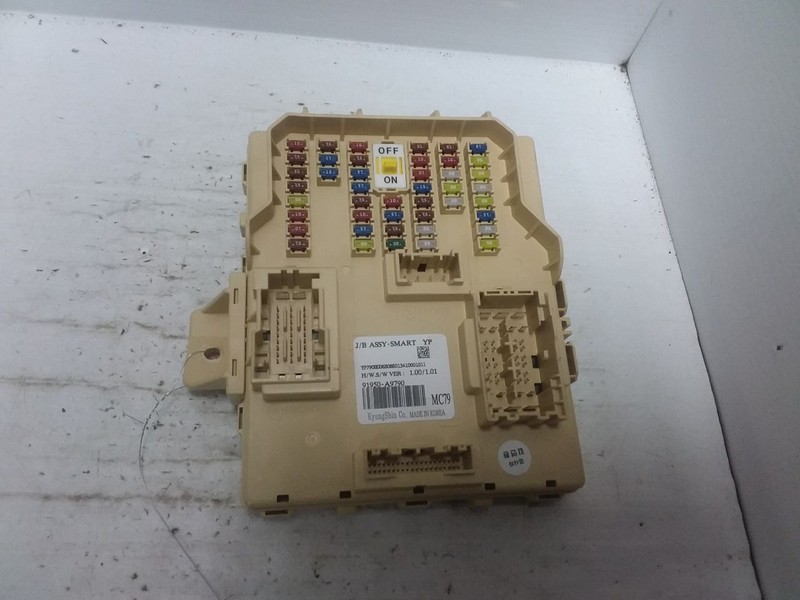 Cabin Fuse Junction Box 2018 Kia Sedona 39172-3CYP5