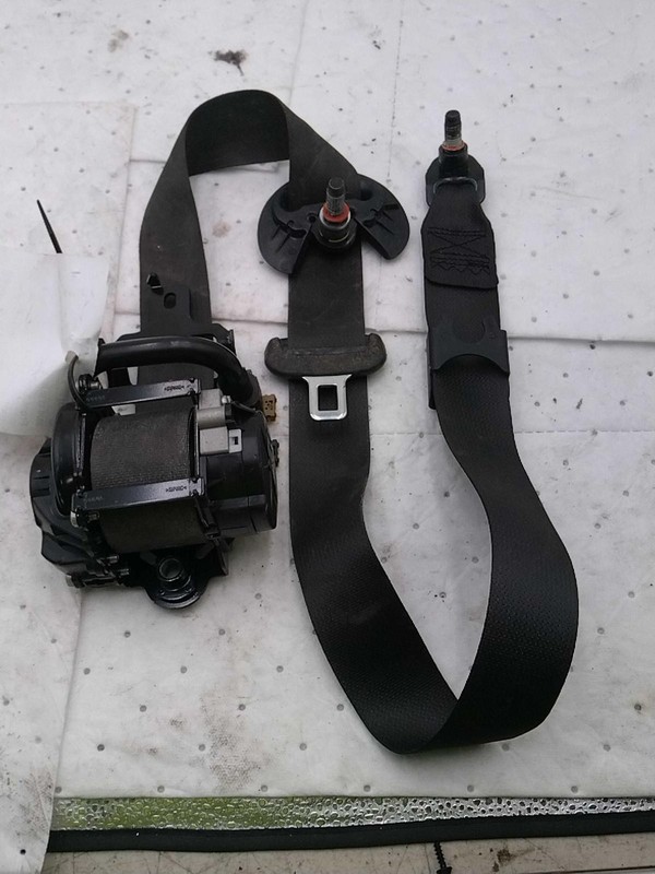2020 Hyundai Venue OEM Red Seat Belt Retractor 54K Miles - Used