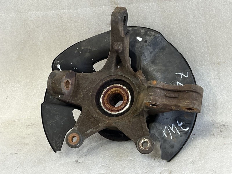 2003 2004 HONDA PILOT LEFT DRIVER SIDE FRONT SPINDLE KNUCKLE HUB 51216-S3V-A01