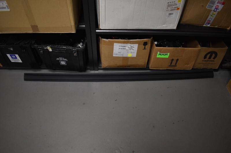 2021-2022 NISSAN PATHFINDER SEAL DOOR PARTING FACTORY OEM