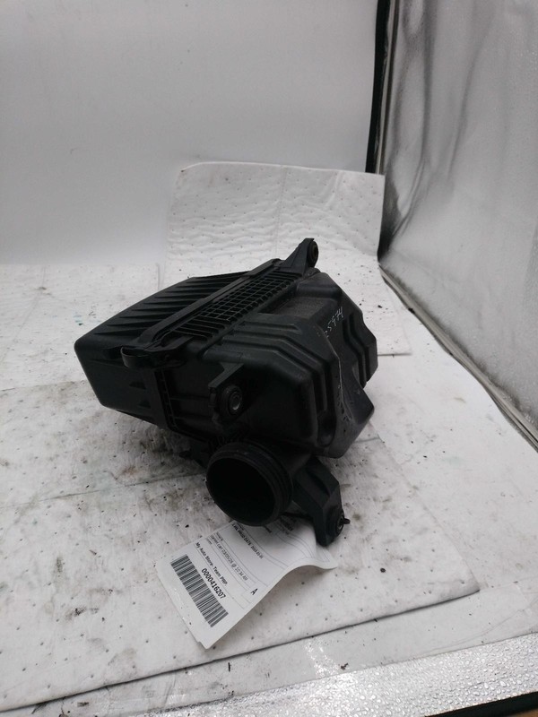 2015 Hyundai Veloster Air Cleaner Assembly OEM 281101R100 Used 102K Miles
