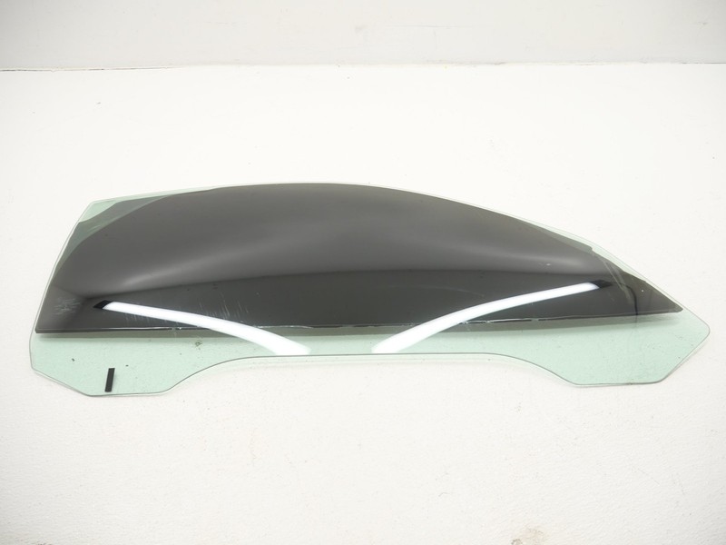 1997-2004 Chevrolet Corvette C5 RH Passenger Front Door Window Glass 10403190