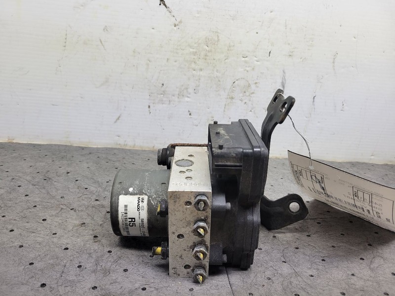 Anti-Lock Brake Part Actuator And Pump Assembly Fits 10-13 TUCSON 1703150