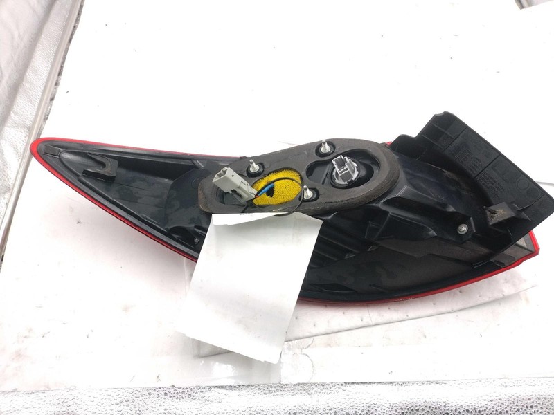 Used Right Tail Light Assembly fits: 2016 Mazda CX-5 quarter panel mounted LED R