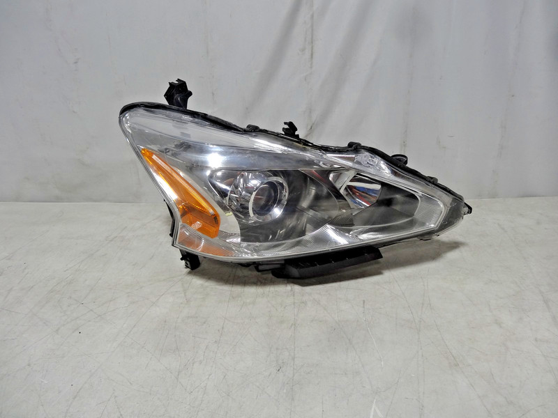2013-2015 NISSAN ALTIMA Right Headlamp Assembly Factory Original Part!