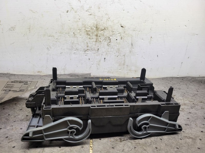 Fuse Junction Box Engine Fits 10-13 SIERRA 1500 PICKUP 1786489