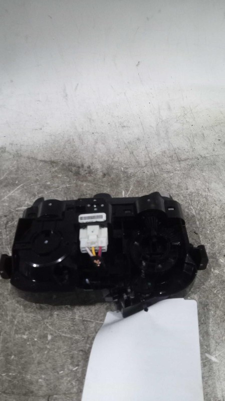 2021 Nissan KICKS A/C Selector Switch OEM Grey 275105RL0A 30K Miles