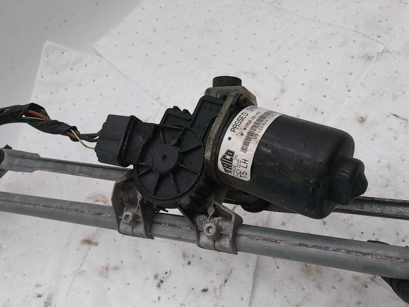 2009 Land Rover Range Rover Sport Wiper Motor OEM DLB500030 Black 156K Miles