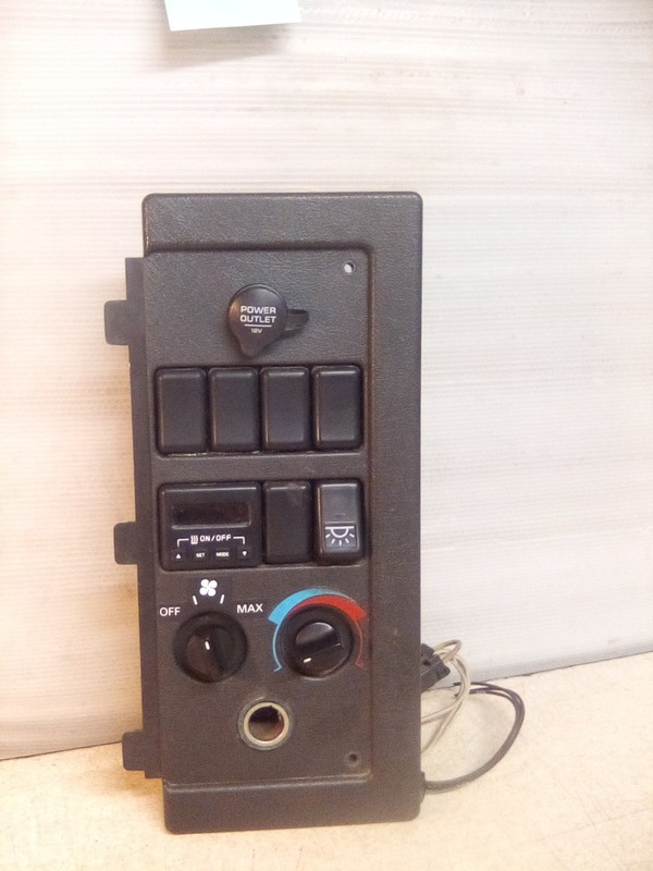 Volvo VNL 8083023 Climate Control Sleeper Panel