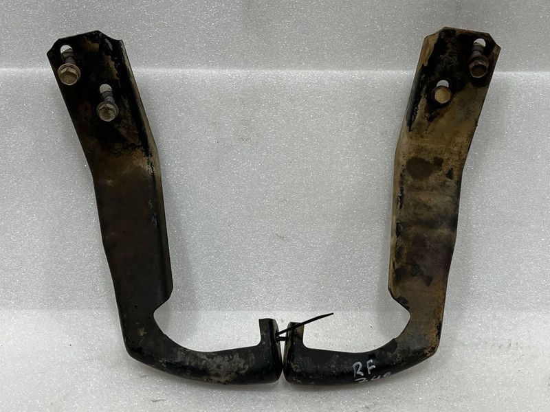 1990 1991 1992 1993 1994 CHEVROLET PICKUP 3500 2500 1500 FRONT BUMPER BRACKETS