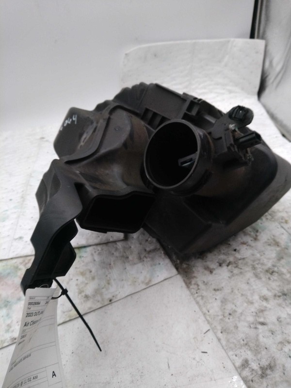 Mitsubishi Outlander 2023 Used Air Cleaner Assembly OEM AX000034/AX000035