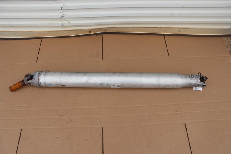 2016-2020 GMC YUKON RWD 5.3L RWD REAR DRIVESHAFT CARDAN SHAFT OEM