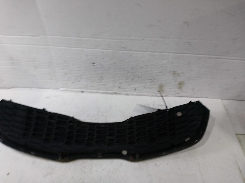 2015 KIA Forte Grille OEM White Used 86350A7500 107k Miles