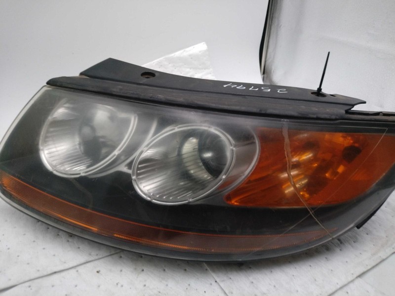 2009 Hyundai Santa Fe Left Headlight Assembly 136519 Used 185K Miles