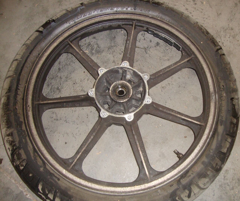 1981 Kawasaki KZ750 KZ 750 H KZ750H Front Wheel Rim Tire 100/90-19