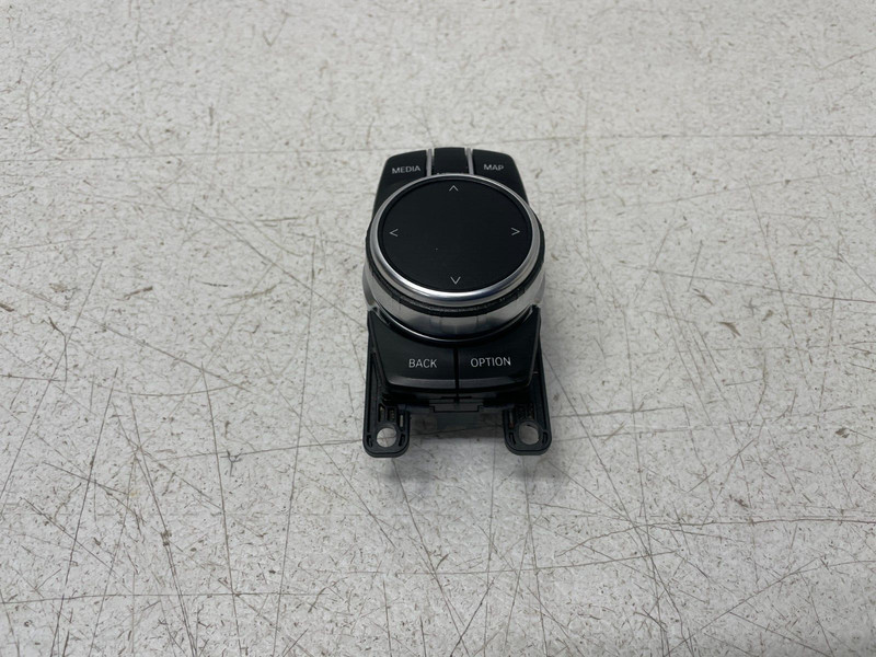 17 18 19 BMW G30 540i 530i iDrive Multi Media Radio Control Knob Switch 1401 OEM