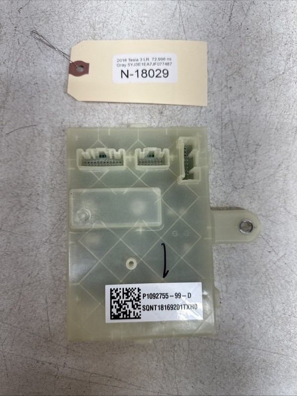 17-23 Tesla Model 3 Charge Port ECU Computer Unit Module 1092755-99-D 18029 B135