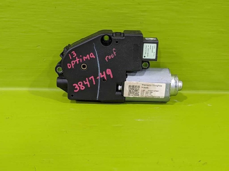13 OPTIMA SUNROOF MOTOR OEM 3847-49